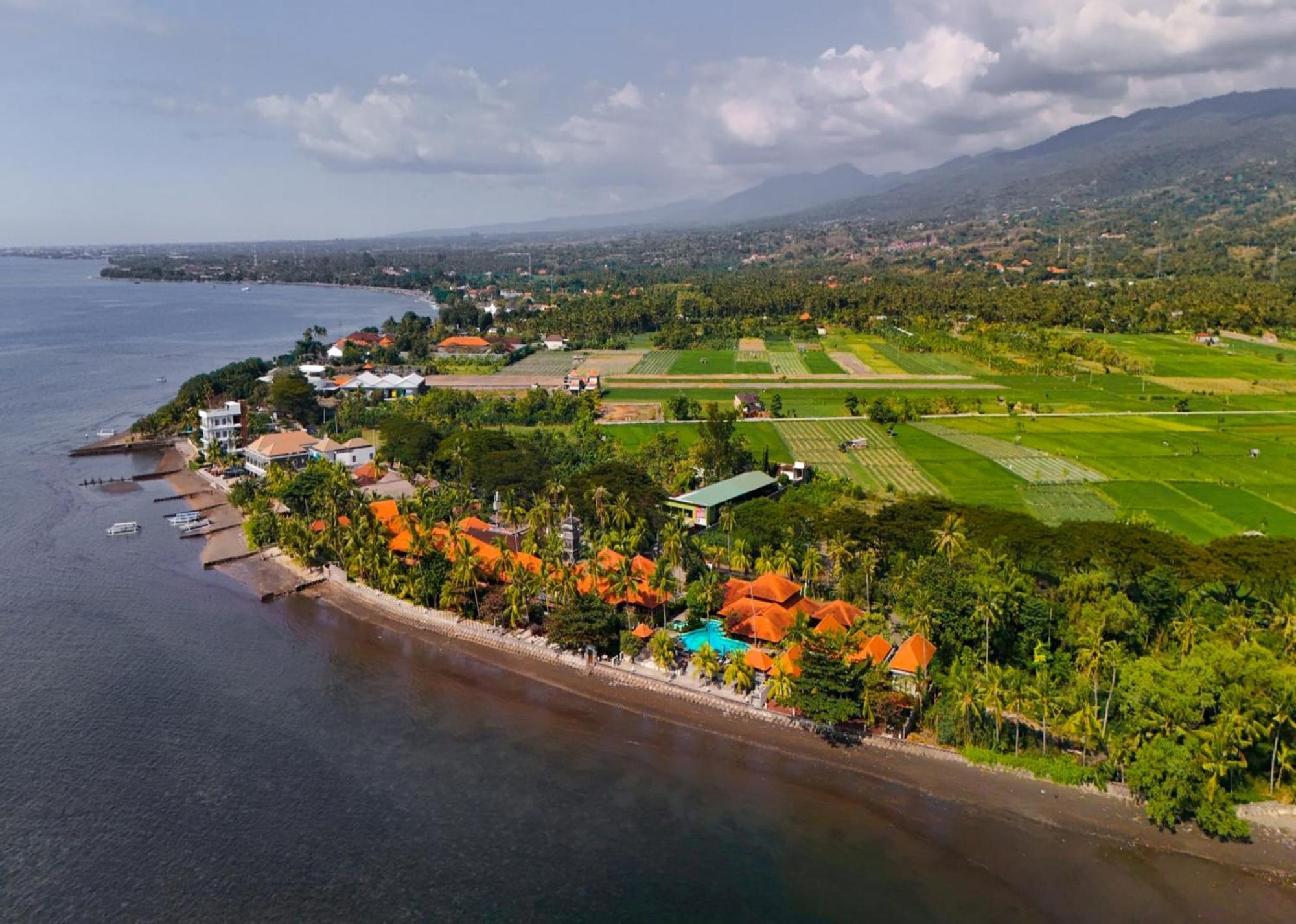 Nugraha Lovina Seaview Resort & Spa Exterior foto